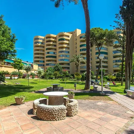 El Rocio, En La Playa De Cariluela * Torremolinos